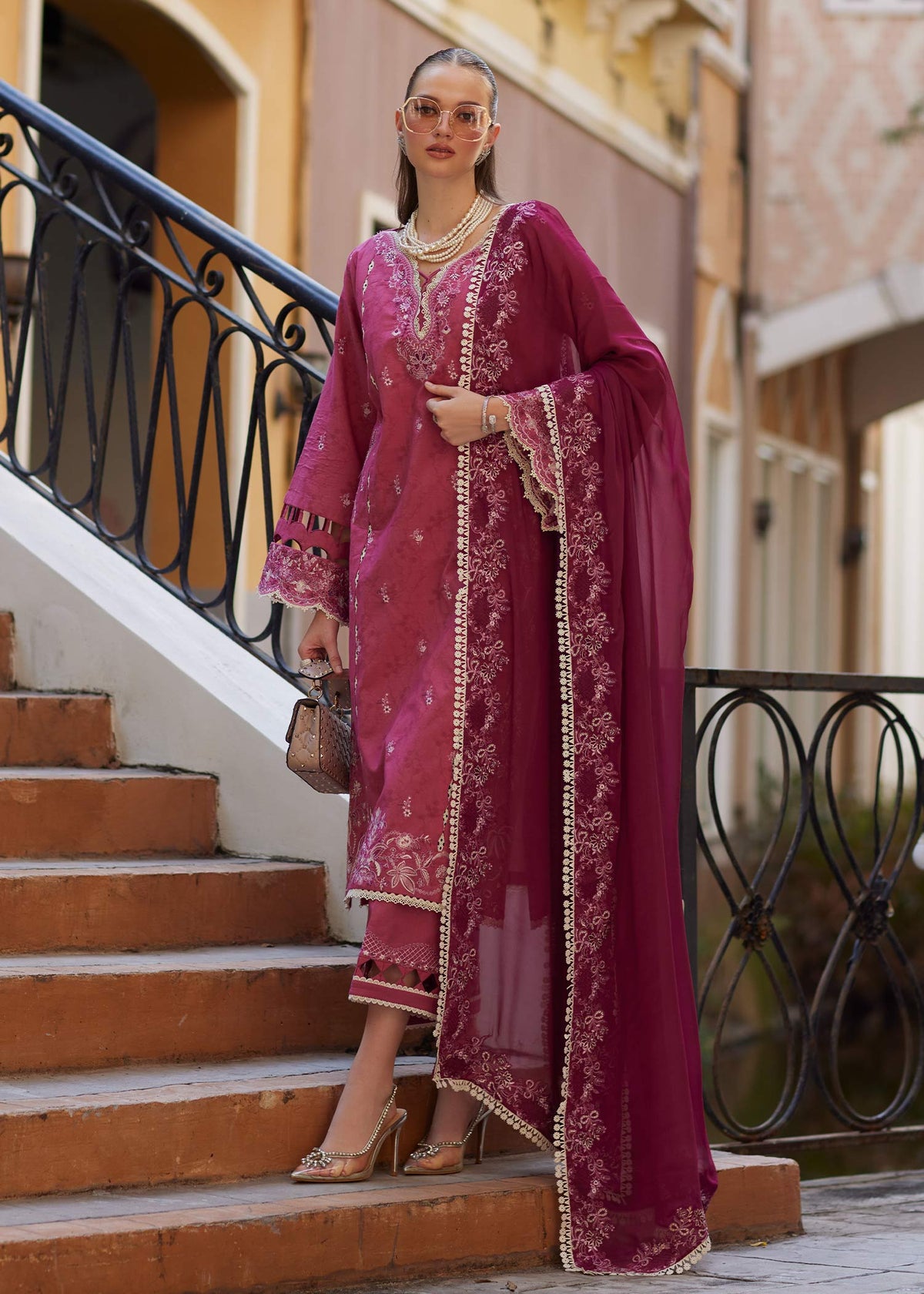 Savia - Kanwal Malik