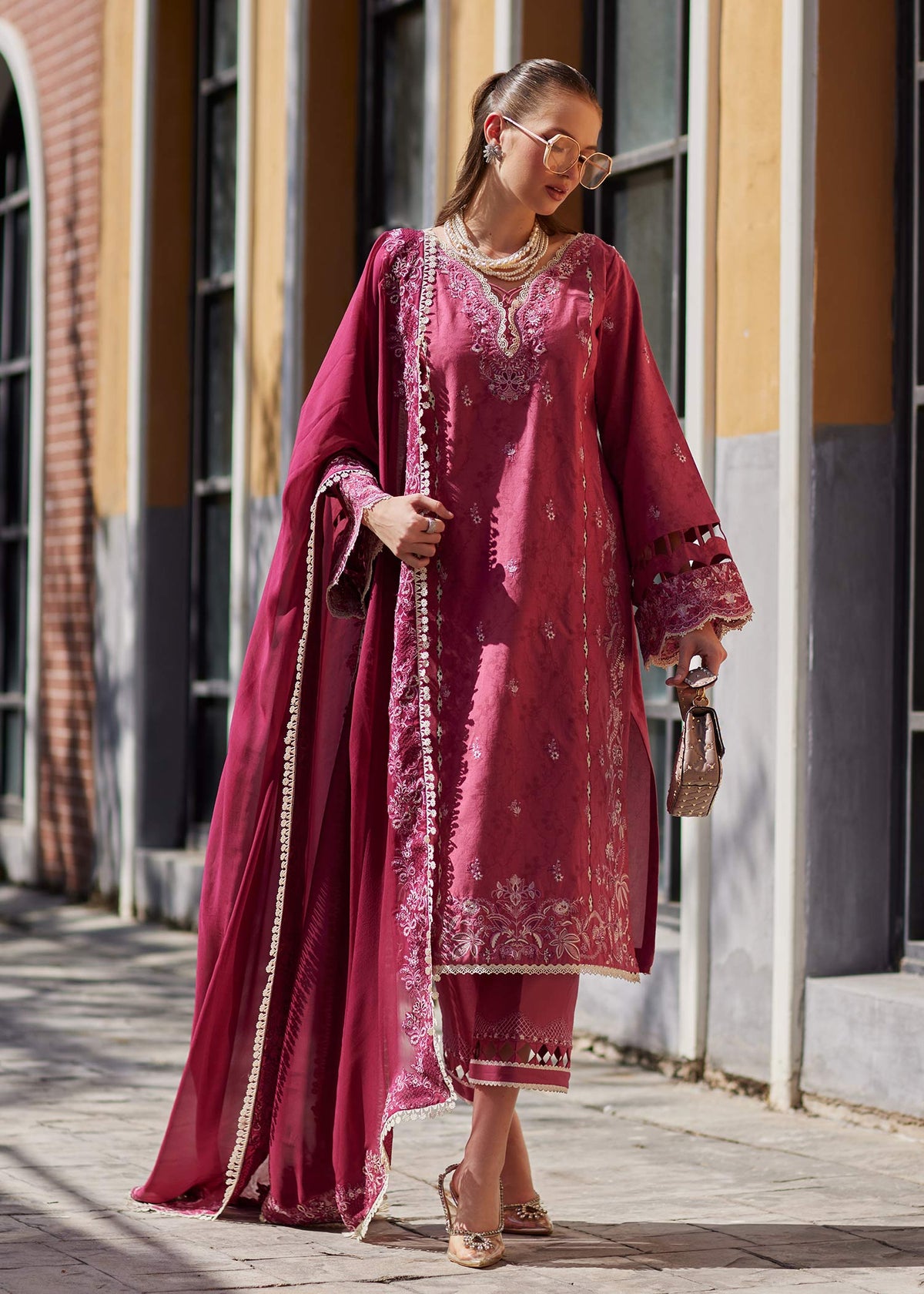 Savia - Kanwal Malik