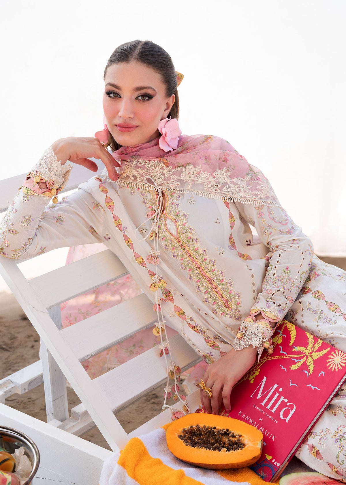 luna - Kanwal Malik